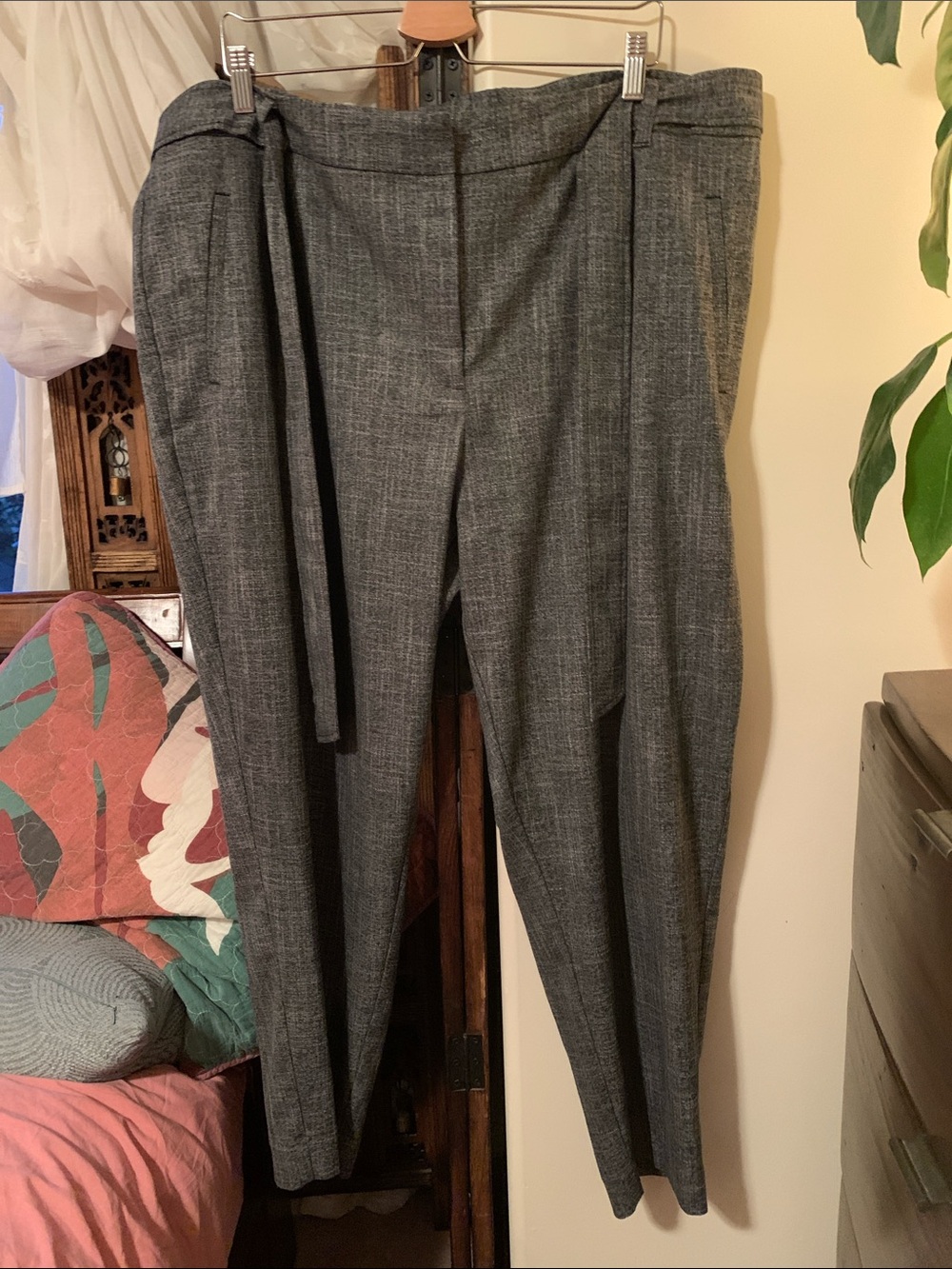 Reitmans Heather Gray Cropped Tie-Waist Pants